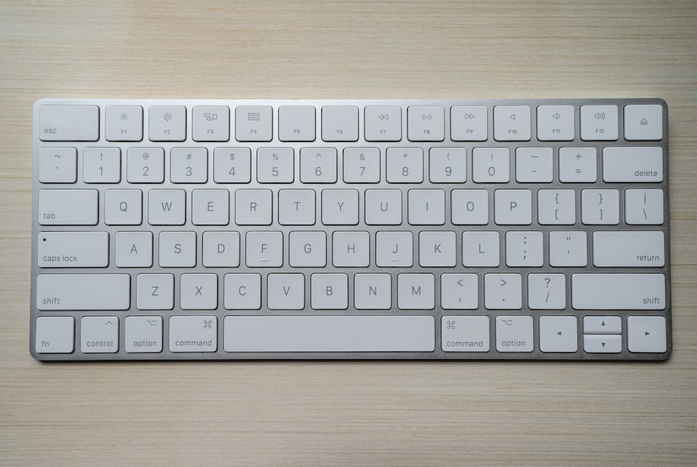 Teclado Mecânico RGB Compacto